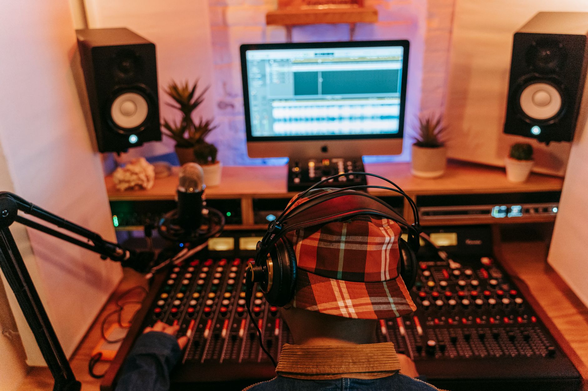 MicroMix music streaming